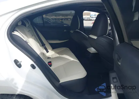 2021 Lexus Is 350 F Sport z USA, uszkodzony, nr VIN JTHGZ1B26M5043936